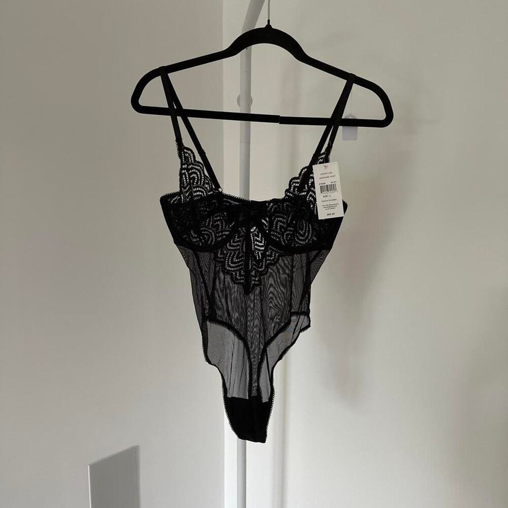 Hanky panky strappy lace underwire